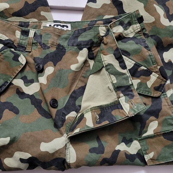NWT KBB by KAHLANA Mid-Rise Straight Leg 'The Cargo Jogger' Camo Pants Relax MED - Picture 5 of 12